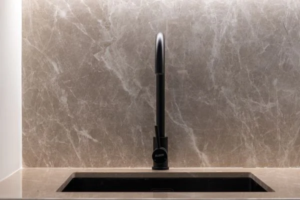 Detailed surface care at sink