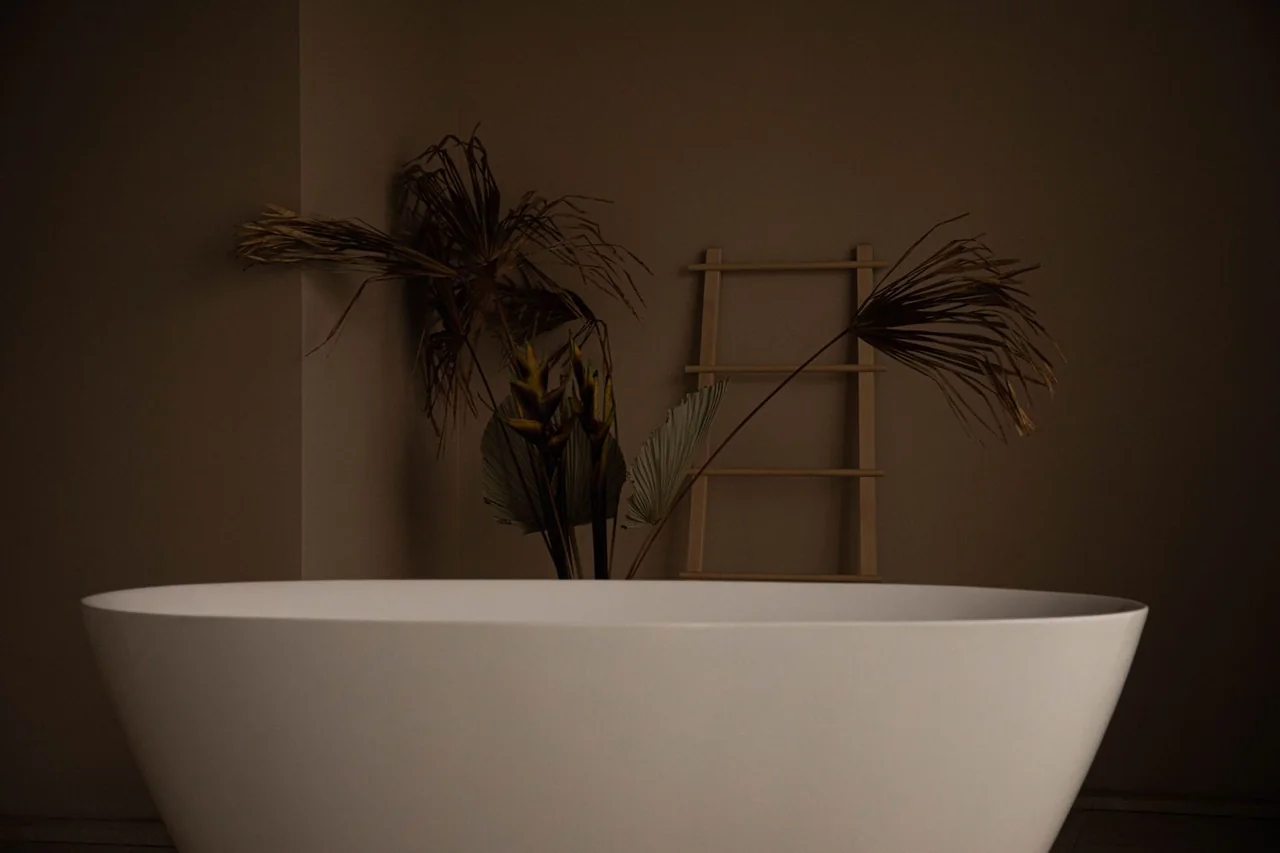 Minimalist bathroom detailing